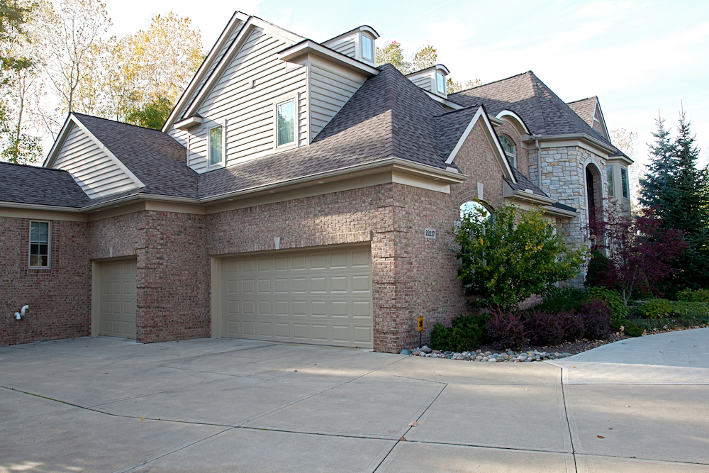 Northville French Tudor - Photo 1