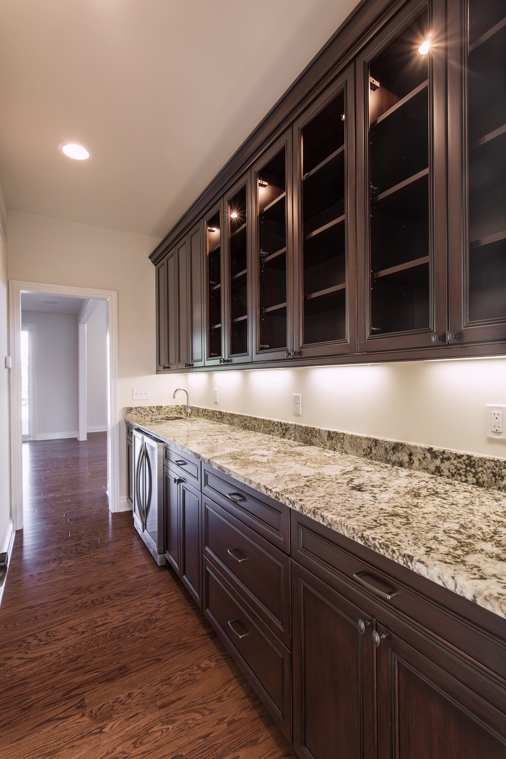 Plymouth Tudor Ranch - Photo 4