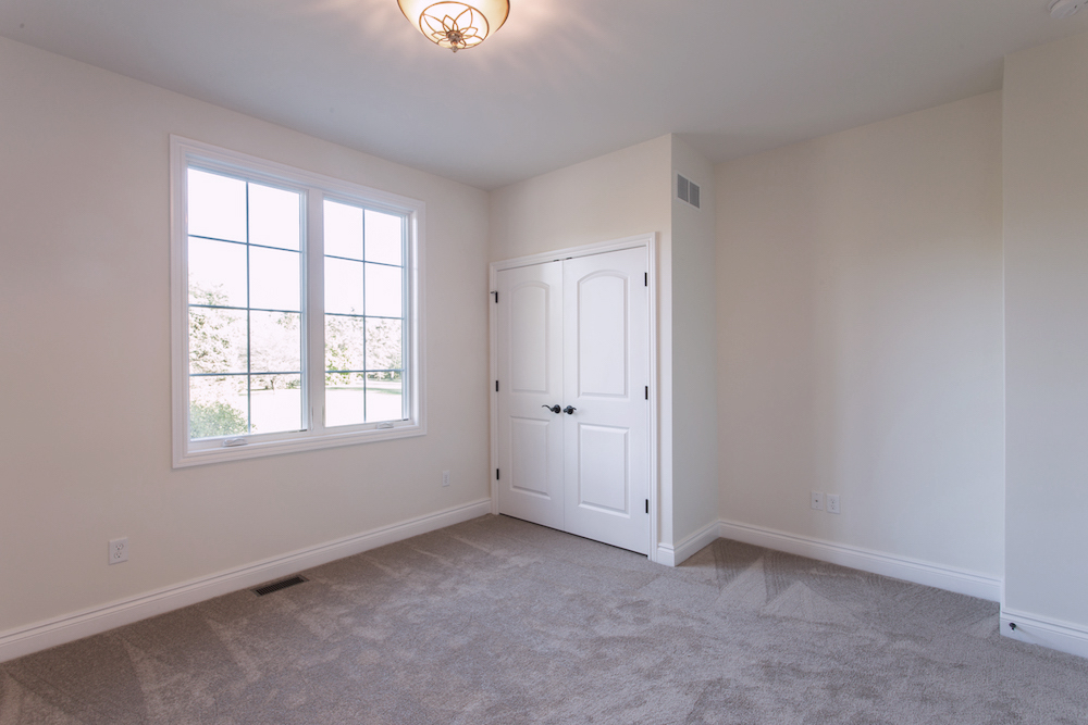 Plymouth Tudor Ranch - Photo 8